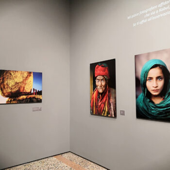 Mostra di Fotografia 10 - Steve McCurry Icons - Società Mondo Delfino Cooperativa Sociale